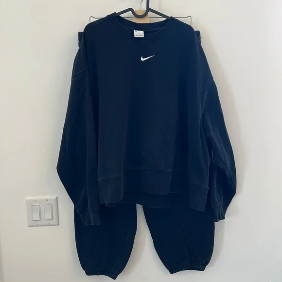 Nike- Oversized sweatsuit (SET) - Picture 2 of 13
